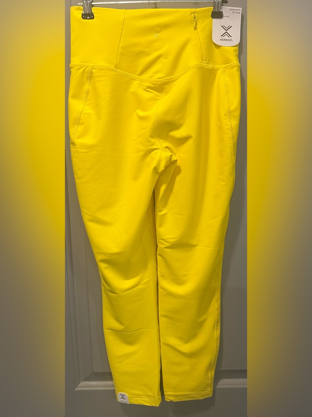 Xersion Size S High Rise Sculpted Fit 23-inch Crop “Empire Yellow” Leggings NWT - Picture 2 of 7